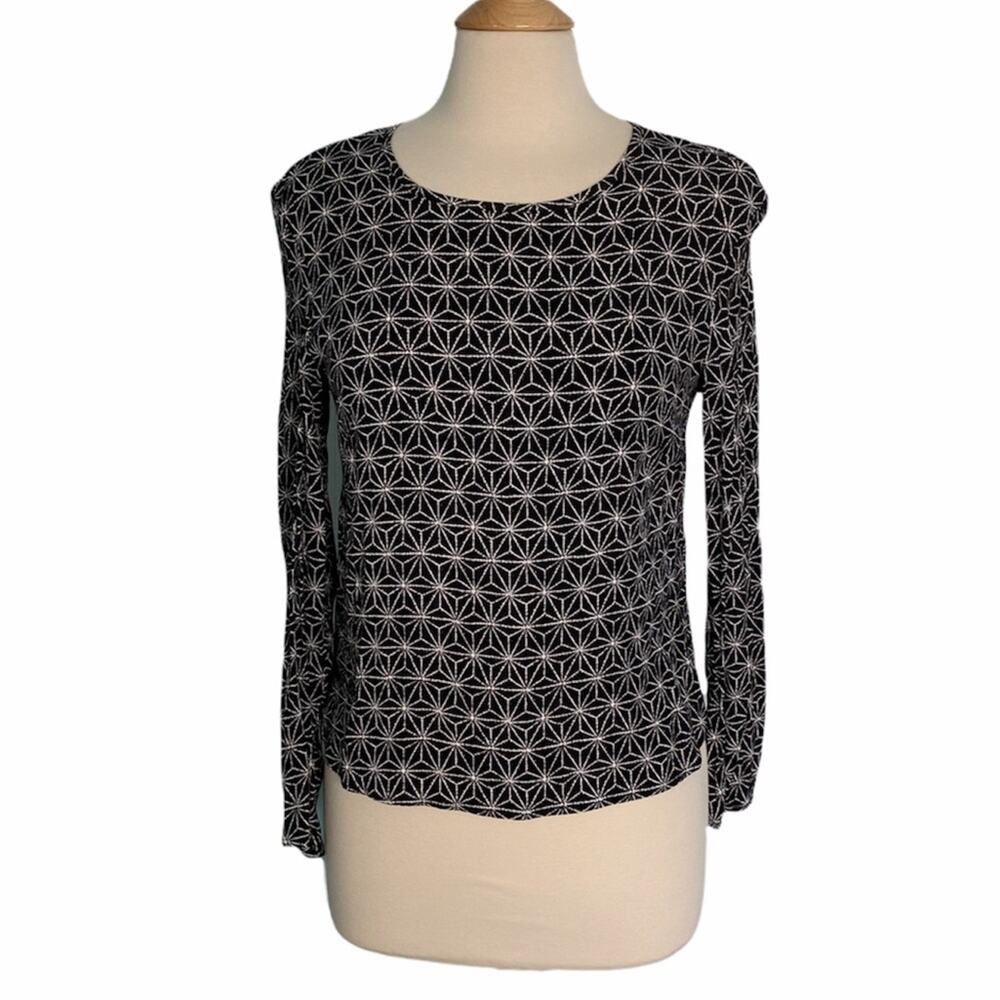 H&M Patterned Asymmetric Long Sleeve Blouse H23